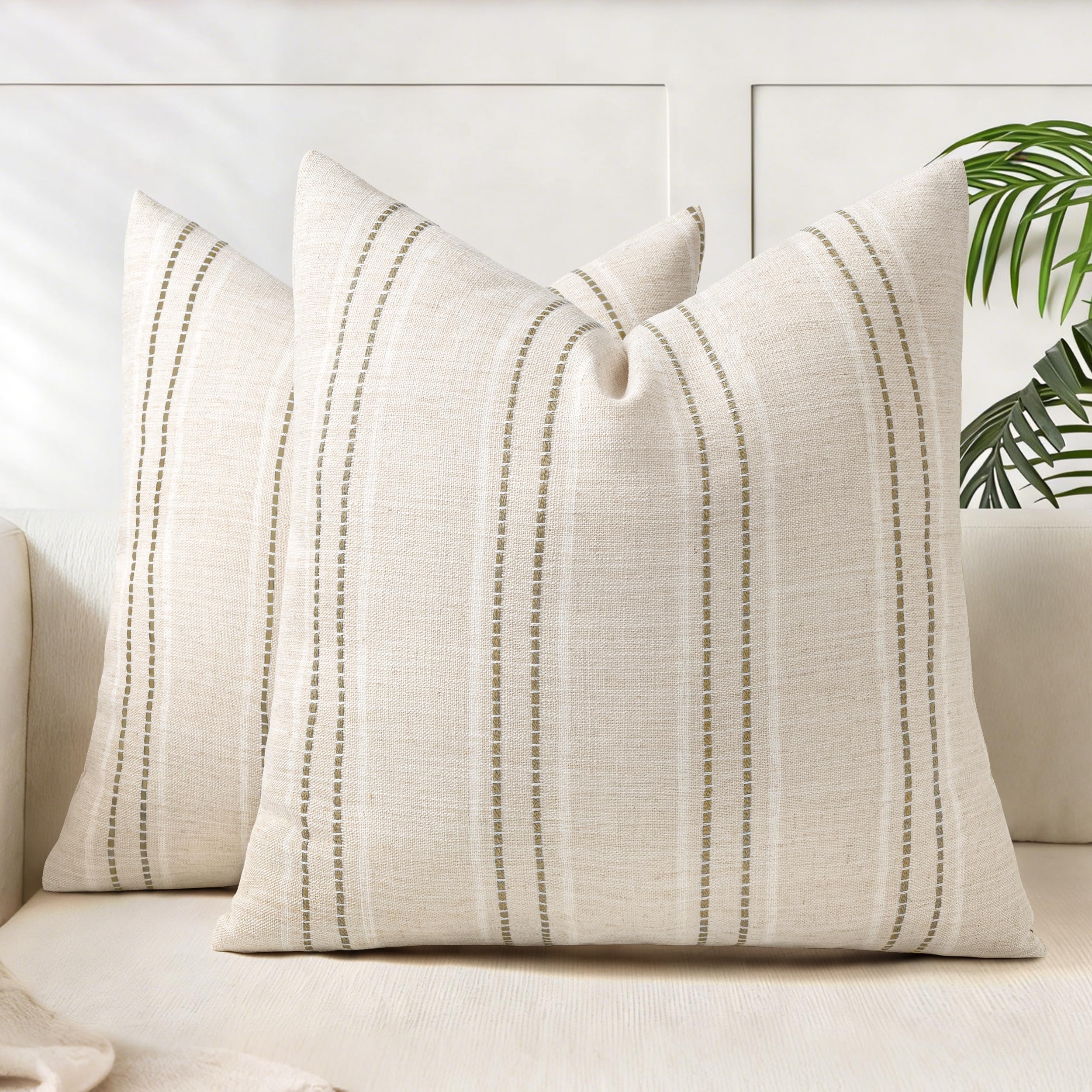 Layering Accent Pillows on an Industrial Sofa: 6 Texture Rules That Work